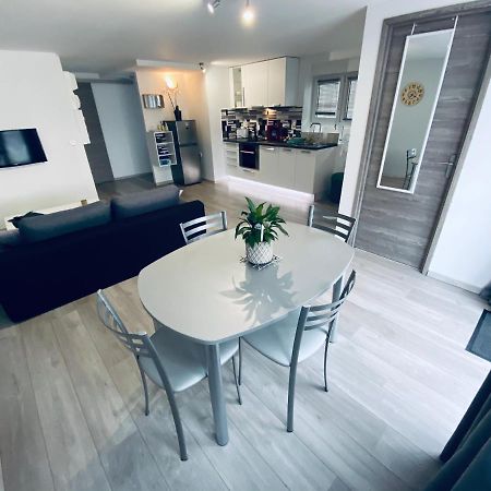 Toul Appartement Entier Avec Parking Prive Au Calme Cosy A Etage Avec Balcon Exterior foto