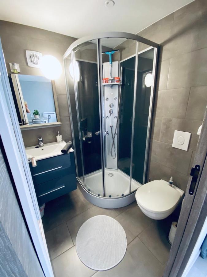 Toul Appartement Entier Avec Parking Prive Au Calme Cosy A Etage Avec Balcon Exterior foto