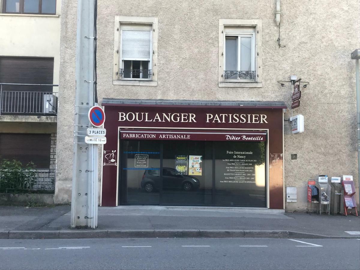 Toul Appartement Entier Avec Parking Prive Au Calme Cosy A Etage Avec Balcon Exterior foto