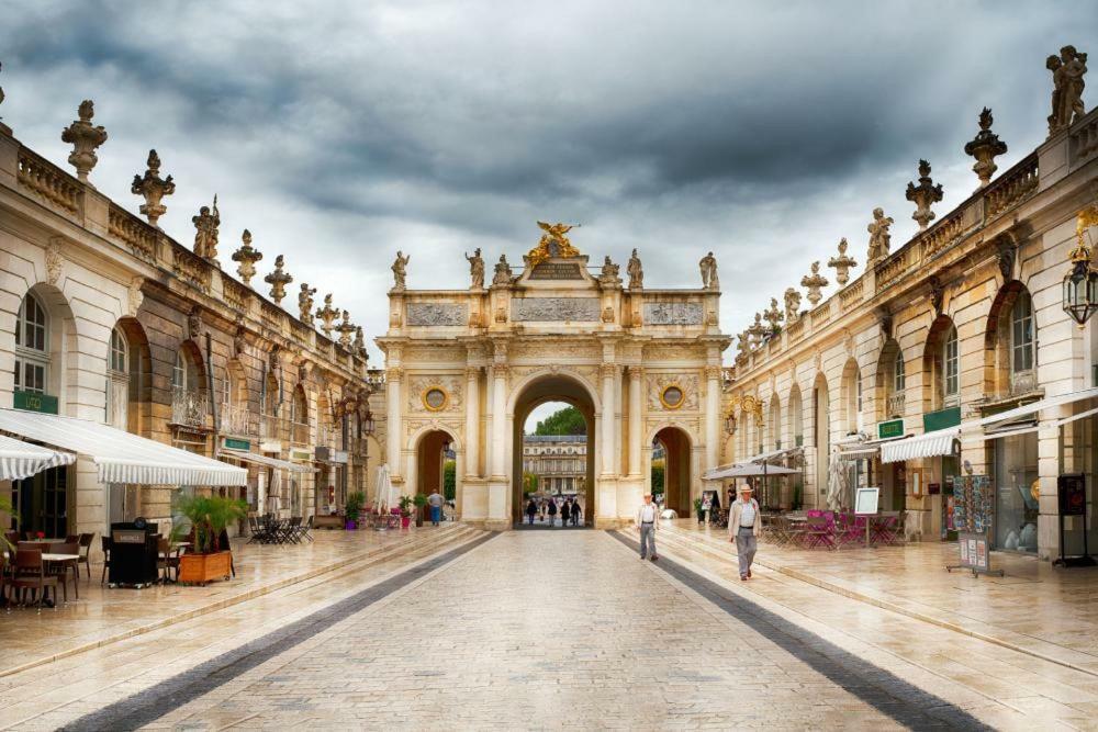Toul Appartement Entier Avec Parking Prive Au Calme Cosy A Etage Avec Balcon Exterior foto